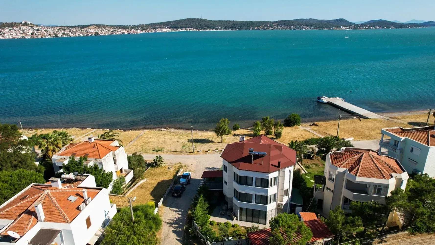 Cunda taş sokakları ve tarihi ada dokusu